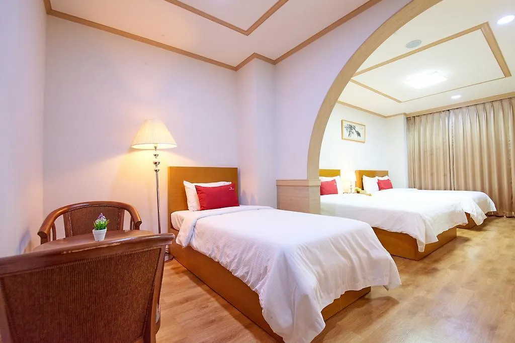 Shin Shin Hotel Busan 3*,