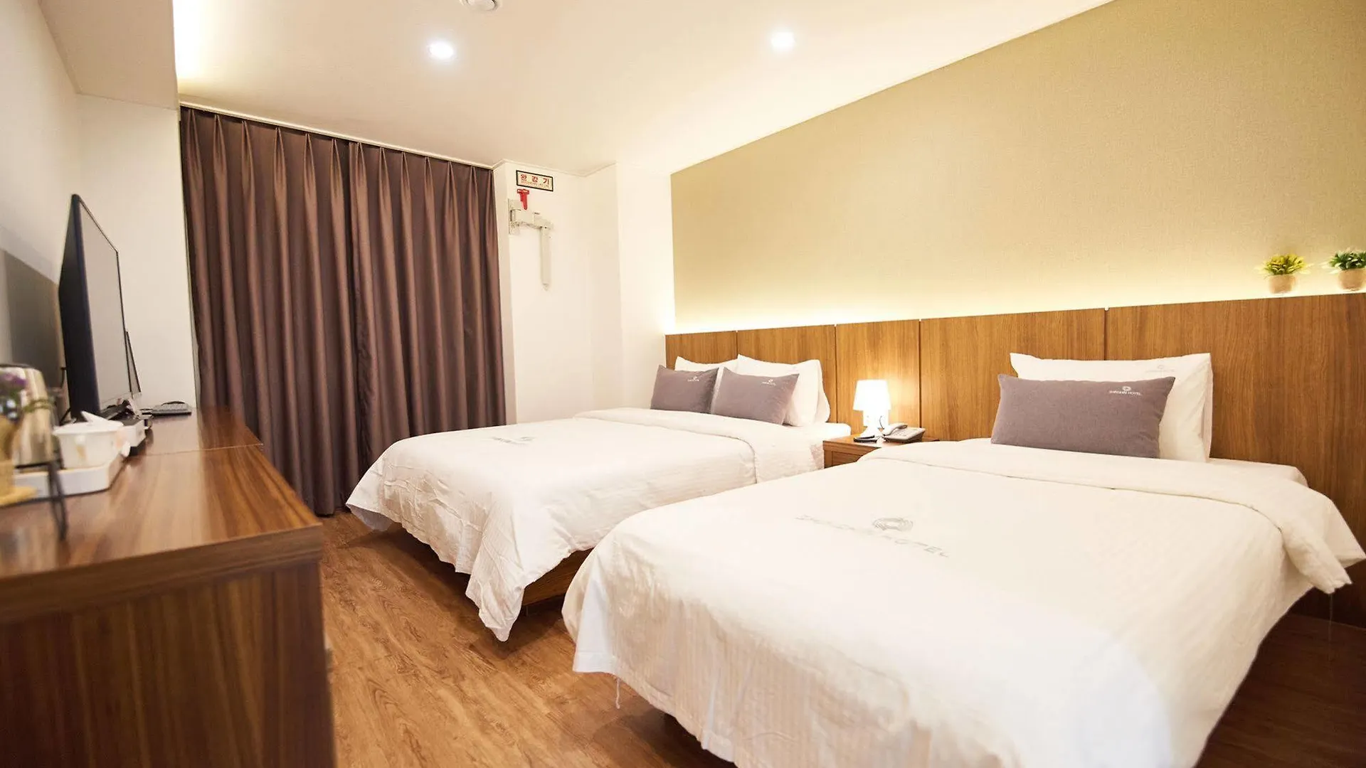 Shin Shin Hotel Busan 3*,  South Korea