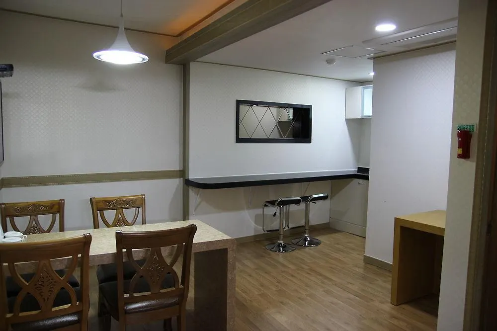 Shin Shin Hotel Busan 3*,