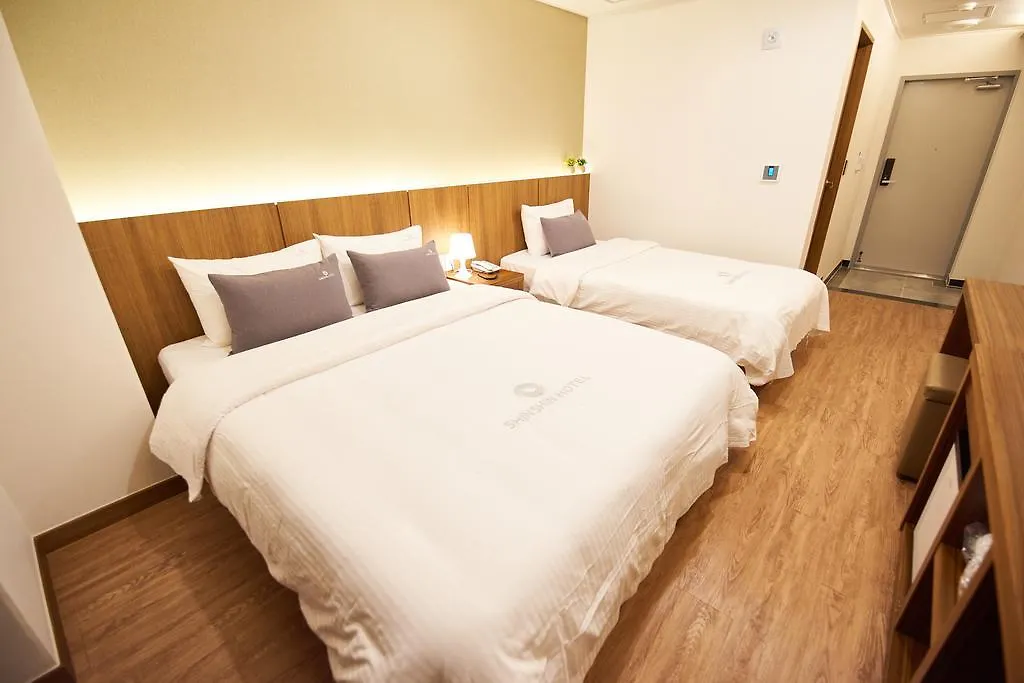 Shin Shin Hotel Busan 3*,